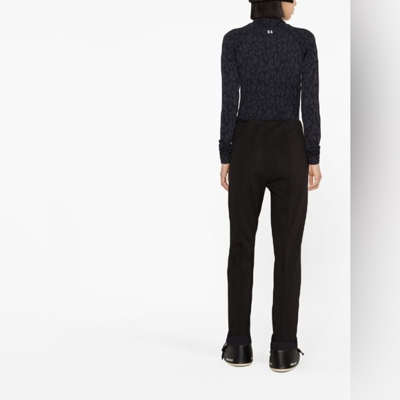 Sweaty Betty
Black Off Piste Stirrup Ski Trousers  size S - Picture 2 of 8